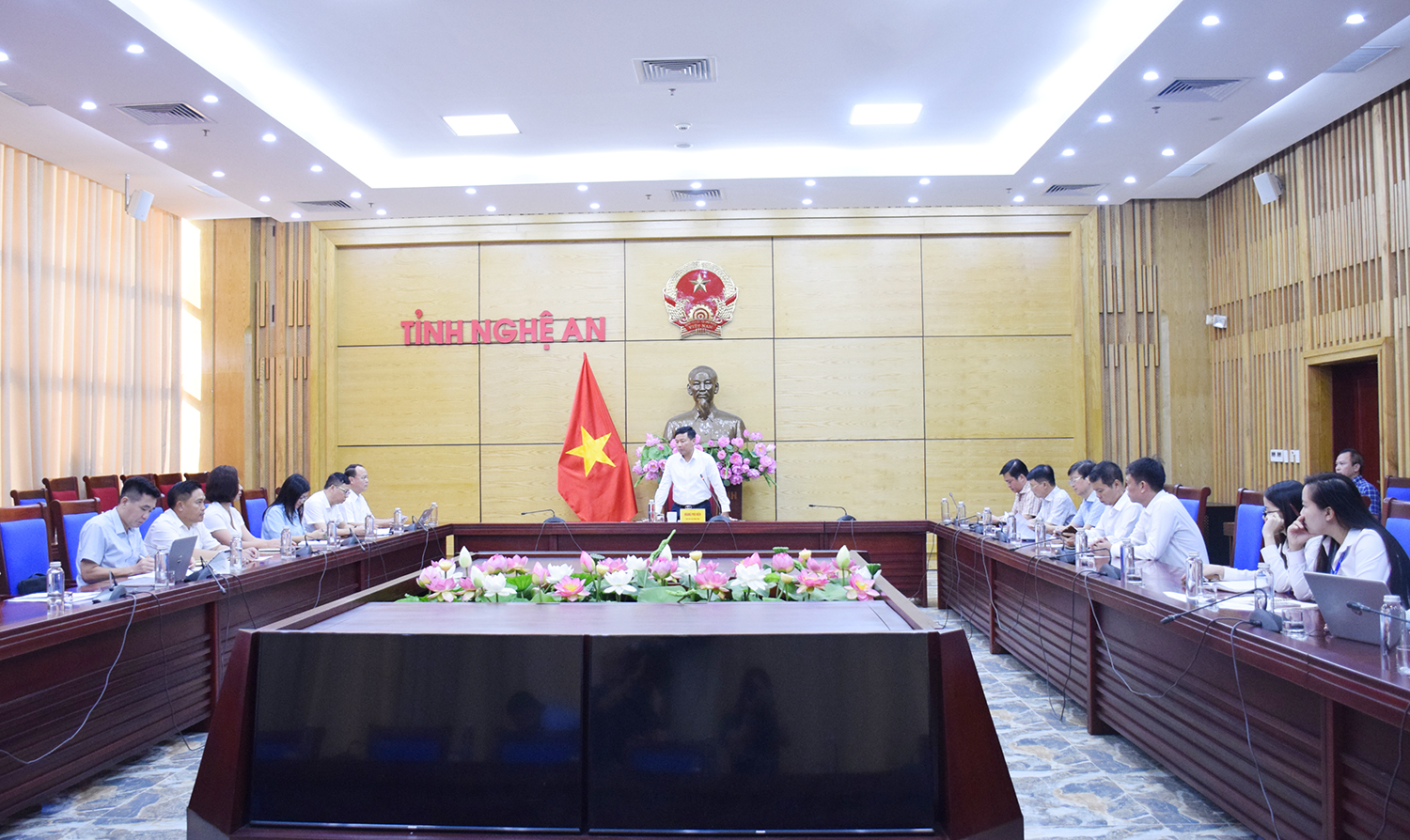 Anh-tin-bai
